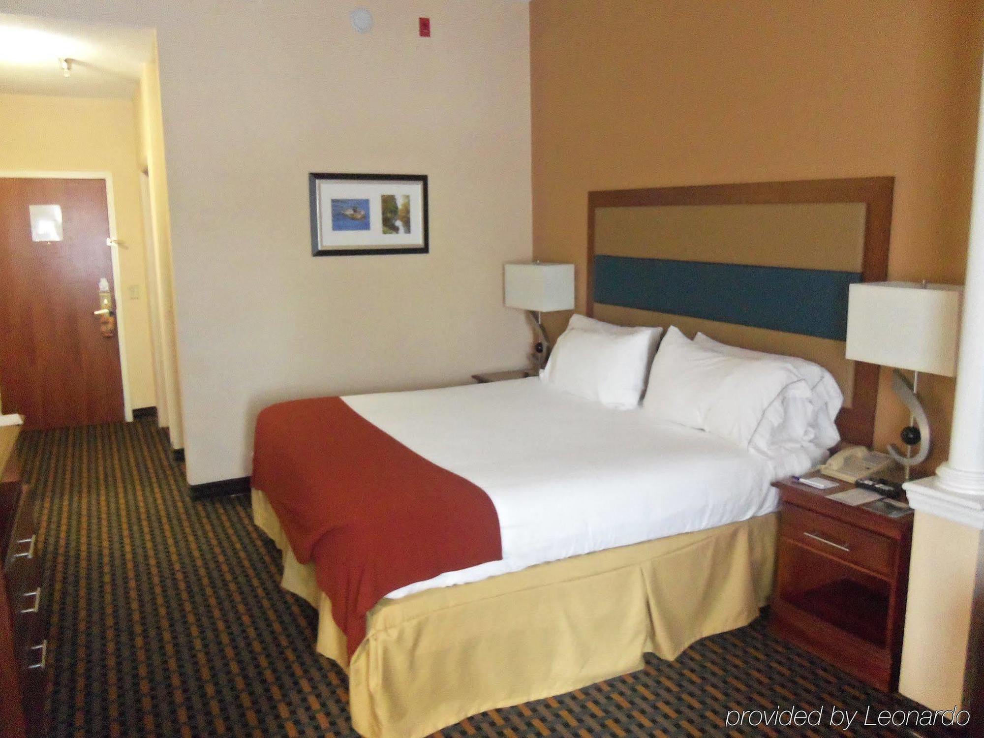 Express & By Ihg Hotel