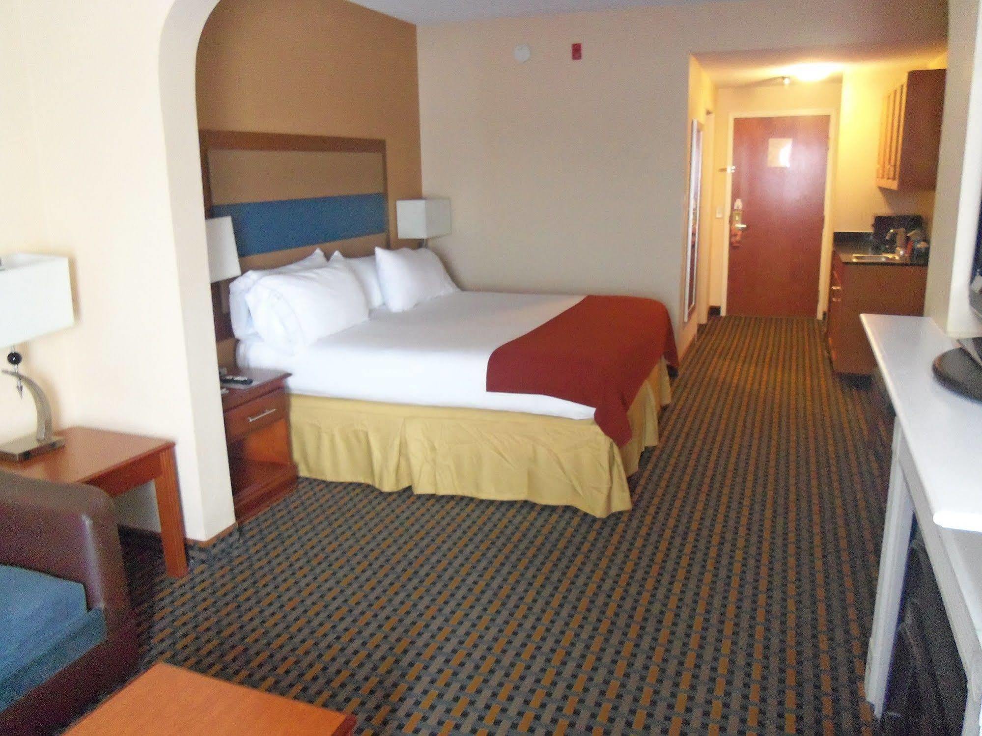 Express & By Ihg